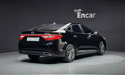 Hyundai Grandeur 2014, 139040 км, за 3633.96 USD