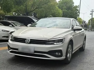 Volkswagen Lamando 2022, 42100 км, за 9755.55 USD