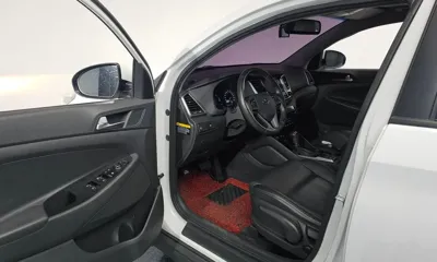 Hyundai Tucson 2018, 87801 км, за 9984.23 USD - фото 10