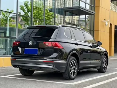 Volkswagen Tiguan L 2019, 72000 км, за 9564.26 USD