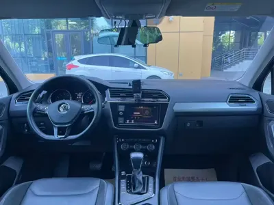 Volkswagen Tiguan L 2019, 72000 км, за 9564.26 USD - фото 7