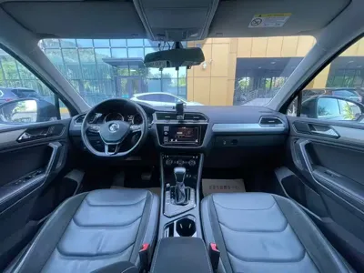 Volkswagen Tiguan L 2019, 72000 км, за 9564.26 USD - фото 8