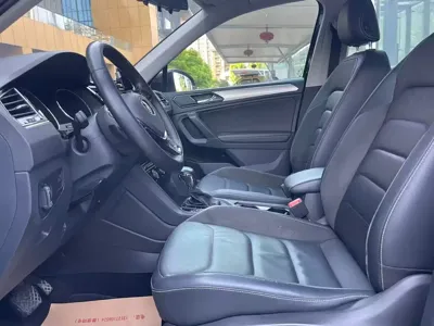 Volkswagen Tiguan L 2019, 72000 км, за 9564.26 USD - фото 14
