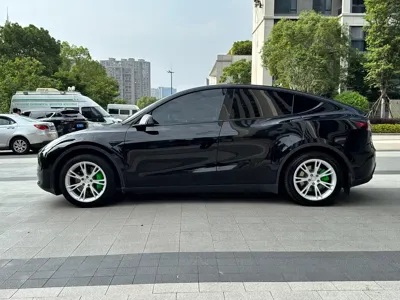 Tesla Model Y 2022, 54000 км, за 23101.38 USD