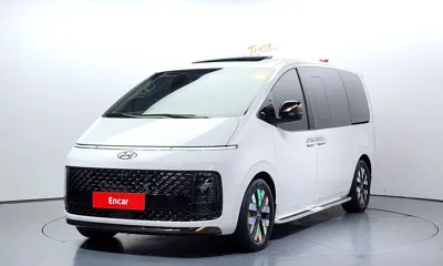 Hyundai Staria · 2023 год