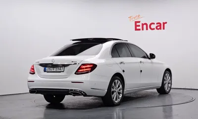 Mercedes-Benz E-Class 2017, 53902 км, за 19218.25 USD