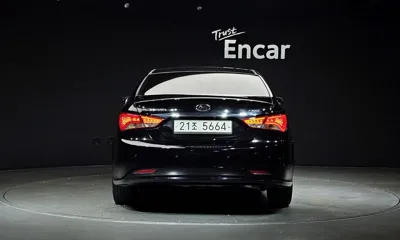 Hyundai Sonata 2013, 160137 км, за 2620.86 USD