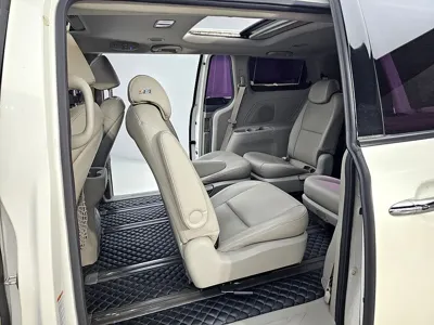 Kia Canival · 2015 год