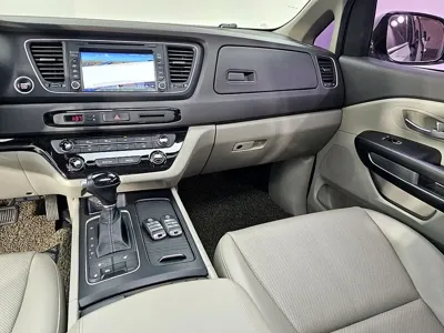 Kia Canival 2015, 79000 км, за 7220.69 USD - фото 9