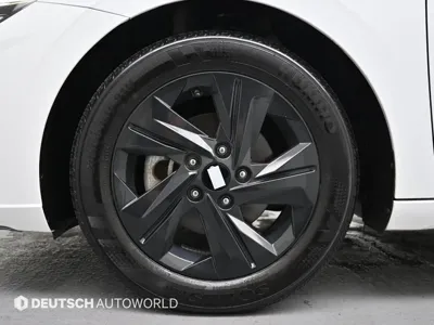 Hyundai Avante 2023, 64265 км, за 11230.84 USD