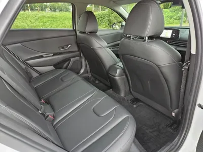 Hyundai Avante 2021, 72907 км, за 8664.5 USD - фото 16