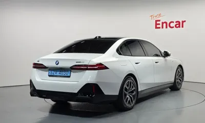 BMW i5 2024, 23021 км, за 45162.14 USD
