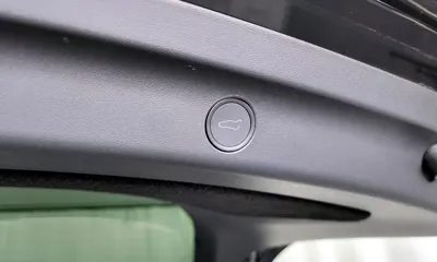 Tesla Model Y 2021, 76846 км, за 27283.96 USD - фото 31