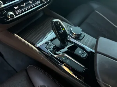 BMW 5-Series 2018, 92627 км, за 18708.15 USD - фото 9