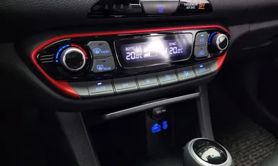 Hyundai i30 2018, 70487 км, за 8407.77 USD - фото 17