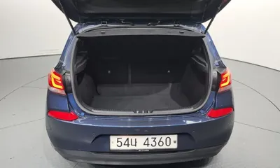 Hyundai i30 2018, 70487 км, за 8407.77 USD - фото 20