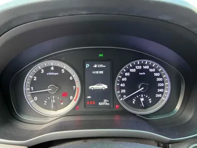 Hyundai Grandeur 2019, 82373 км, за 11714.52 USD