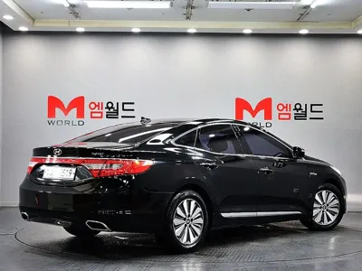 Hyundai Grandeur 2016, 234104 км, за 3127.04 USD
