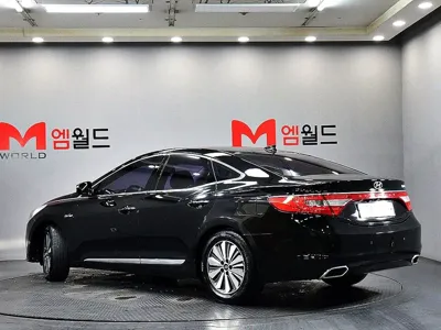 Hyundai Grandeur 2016, 234104 км, за 3127.04 USD