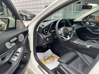 Mercedes-Benz C-Class 2020, 49000 км, за 20305.67 USD