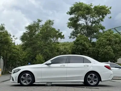 Mercedes-Benz C-Class 2020, 49000 км, за 20305.67 USD - фото 10