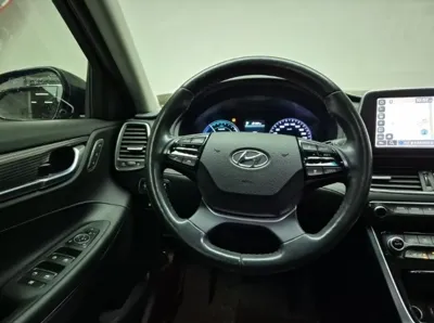 Hyundai Grandeur 2018, 189066 км, за 8336.62 USD - фото 9
