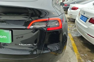 Tesla Model Y 2022, 105000 км, за 24803 USD - фото 9
