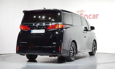 Toyota Alphard 2025, 9720 км, за 74766.97 USD