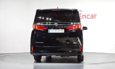 Toyota Alphard 2025, 9720 км, за 74766.97 USD