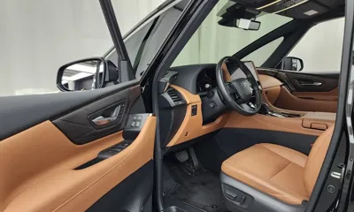 Toyota Alphard 2025, 9720 км, за 74766.97 USD - фото 10