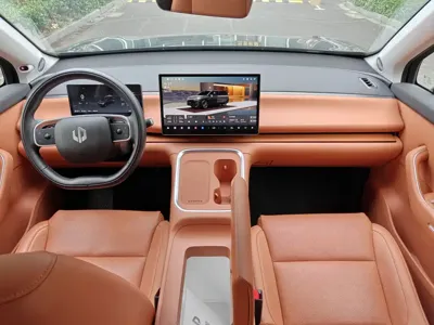 Leapmotor Leapmotor C16 2025, 9000 км, за 18487.54 USD