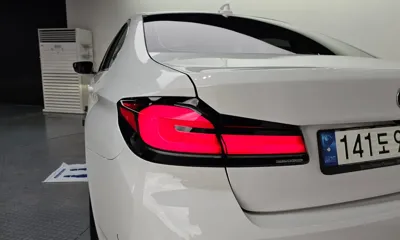 BMW 5-Series 2021, 38806 км, за 22297.33 USD - фото 23