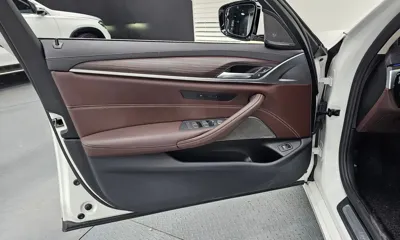 BMW 5-Series 2021, 38806 км, за 22297.33 USD - фото 24