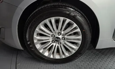 Kia K7 2013, 339335 км, за 2080.22 USD