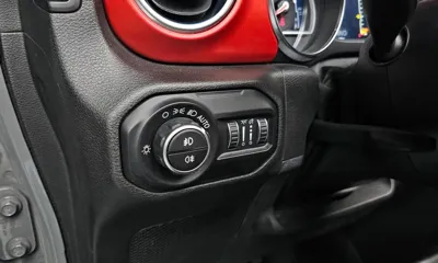 Jeep Wrangler 2019, 74095 км, за 25900.23 USD - фото 19