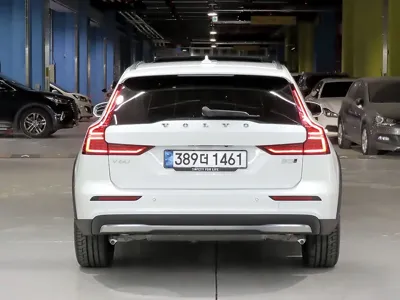 Volvo V60 2026, 1229 км, за 33876.24 USD