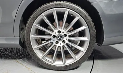 Mercedes-Benz E-Class 2022, 44304 км, за 32755.68 USD - фото 21