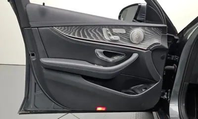 Mercedes-Benz E-Class 2022, 44304 км, за 32755.68 USD - фото 24