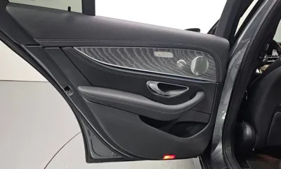 Mercedes-Benz E-Class 2022, 44304 км, за 32755.68 USD - фото 25