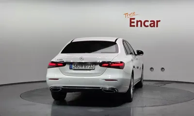Mercedes-Benz E-Class 2022, 31977 км, за 26847.84 USD