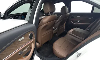 Mercedes-Benz E-Class 2022, 31977 км, за 26847.84 USD - фото 12