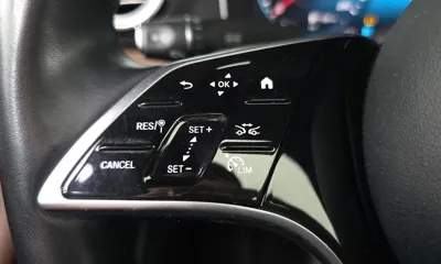 Mercedes-Benz E-Class 2022, 31977 км, за 26847.84 USD - фото 19