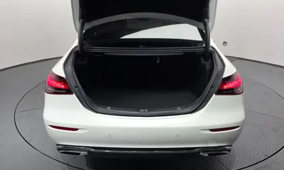 Mercedes-Benz E-Class 2022, 31977 км, за 26847.84 USD - фото 20