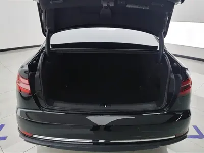 Audi A4L 2020, 105600 км, за 15126.25 USD