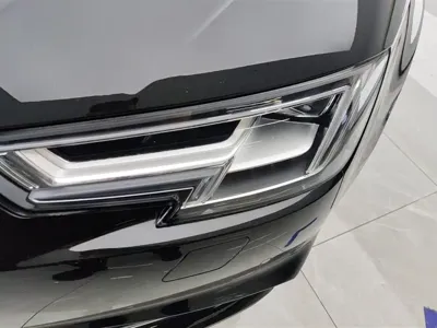 Audi A4L 2020, 105600 км, за 15126.25 USD