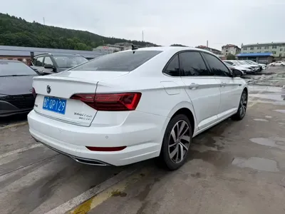 Volkswagen Sagitar 2022, 62000 км, за 13629.18 USD