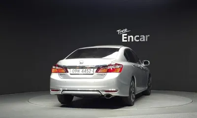 Honda Accord 2017, 165480 км, за 6367.34 USD
