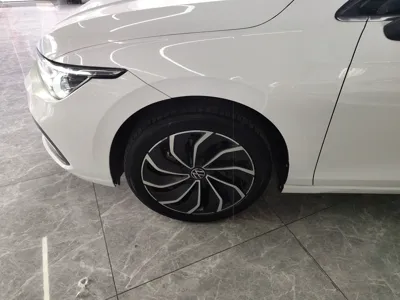 Volkswagen Golf 2021, 34700 км, за 15658 USD - фото 9