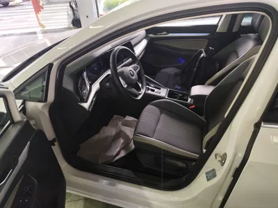 Volkswagen Golf 2021, 34700 км, за 15658 USD - фото 21
