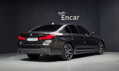 BMW 5-Series 2023, 52544 км, за 30488.19 USD
